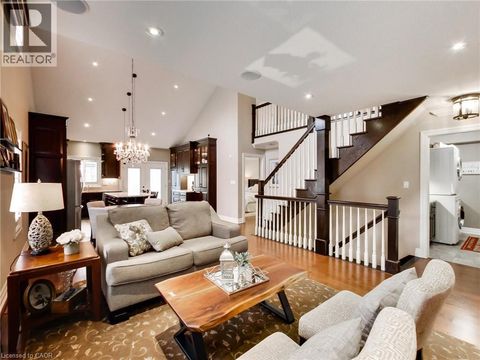 89 TOULON Avenue Ancaster ON L9K0E7