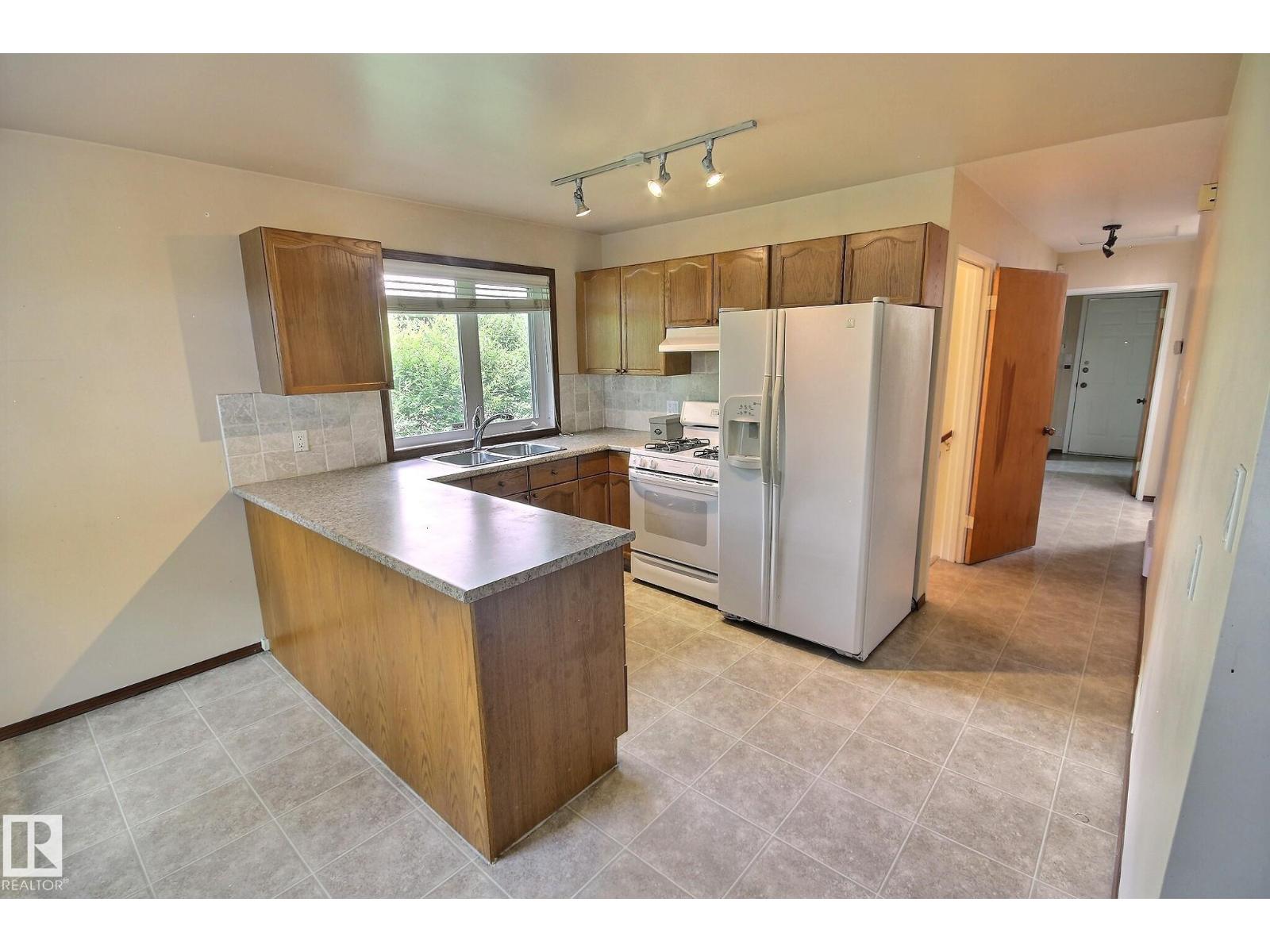 9457 79 ST NW