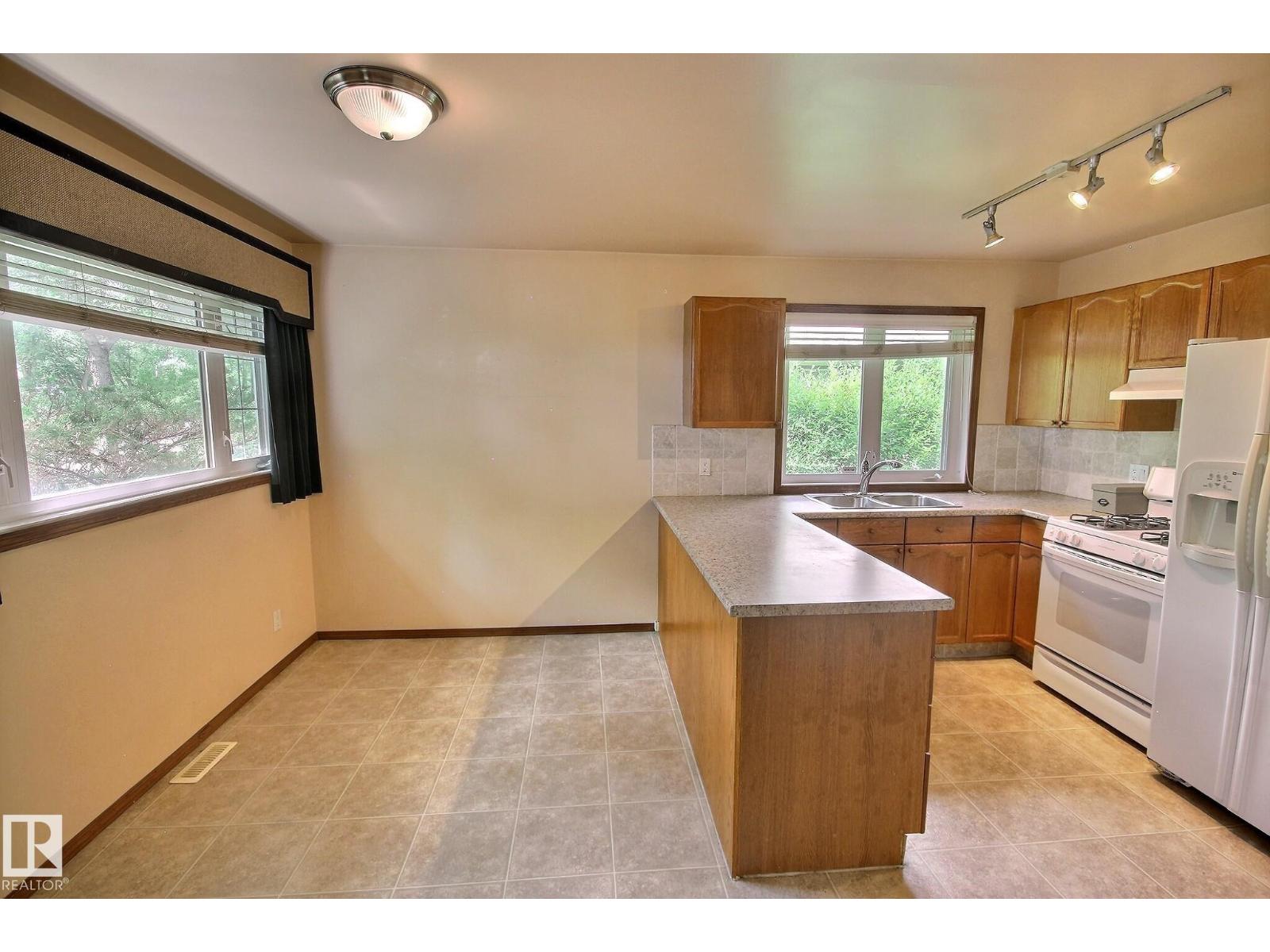 9457 79 ST NW
