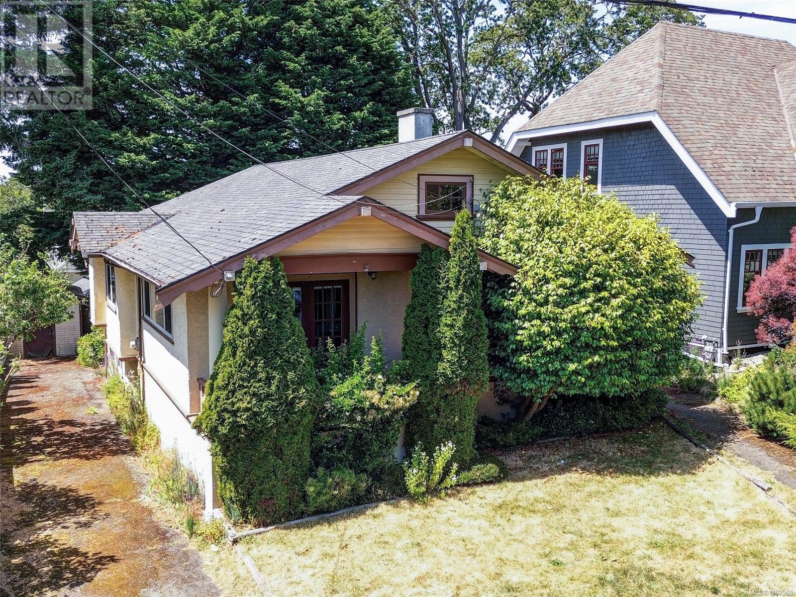 1530 Clive Dr