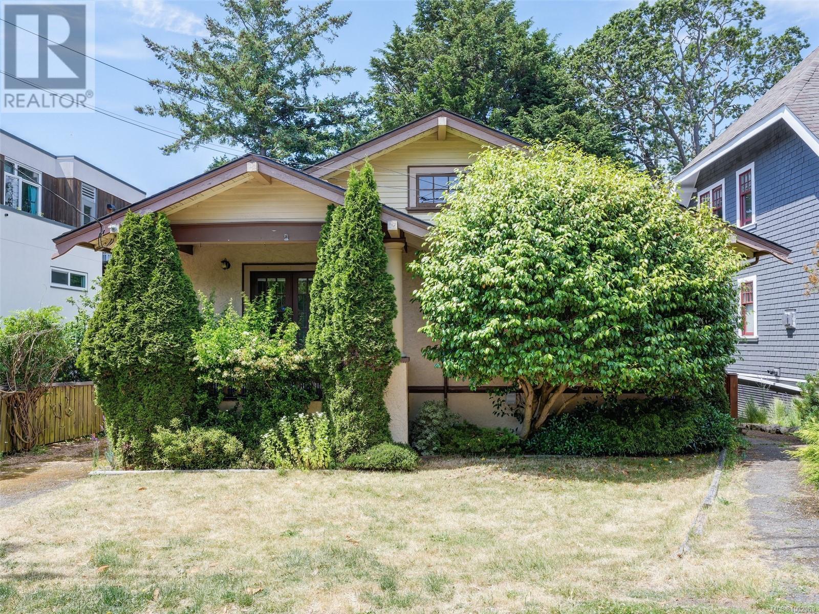 1530 Clive Dr