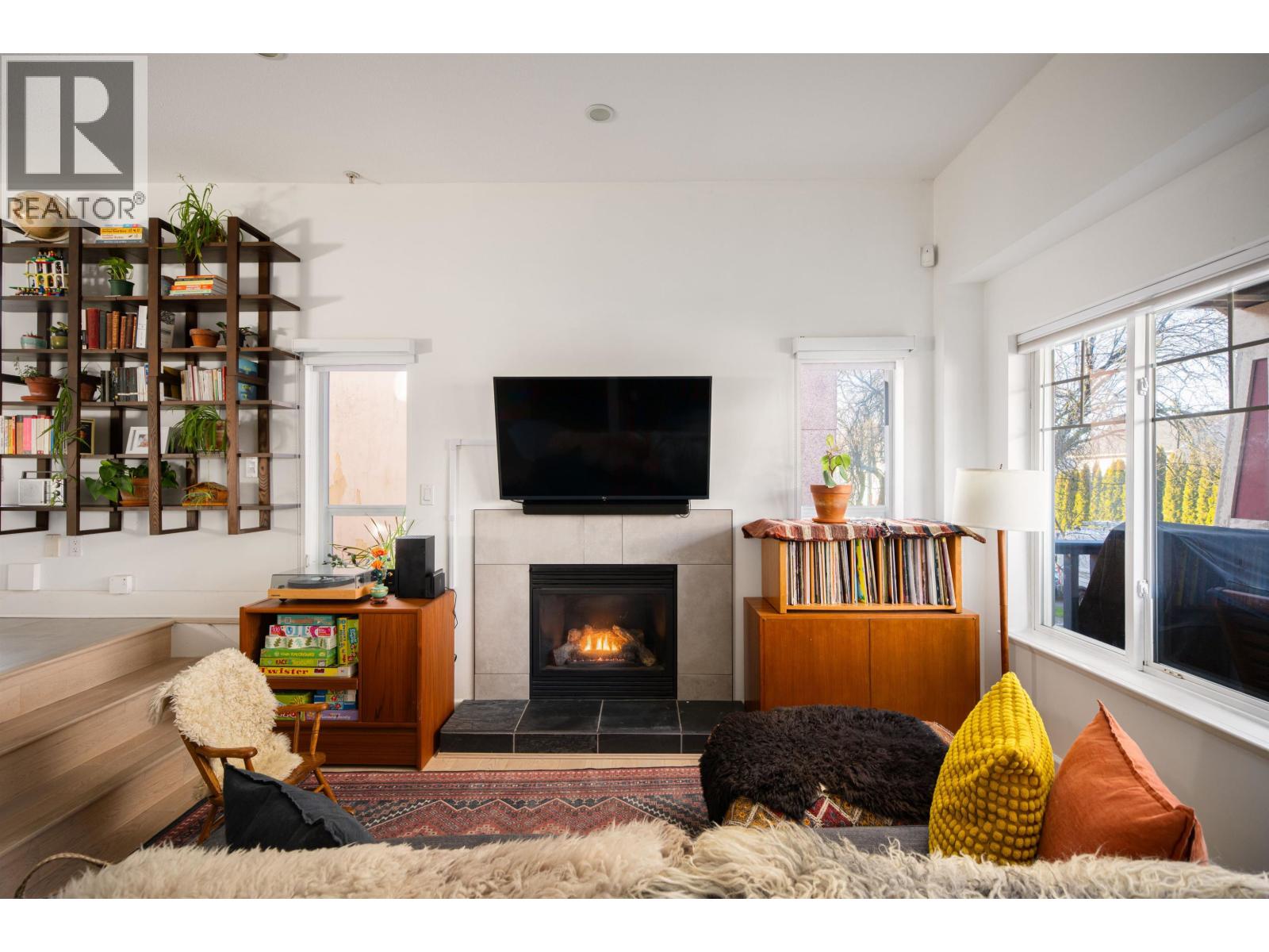 1732 E GEORGIA STREET