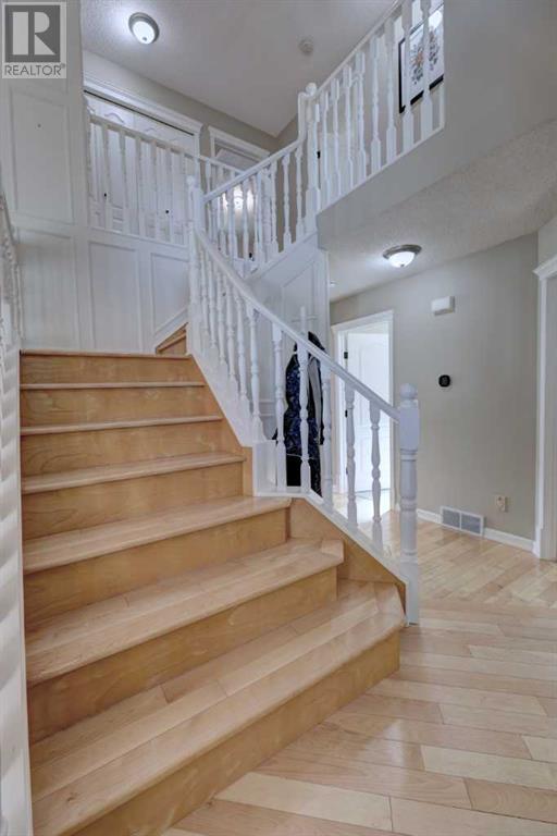 18 Sunlake Way SE