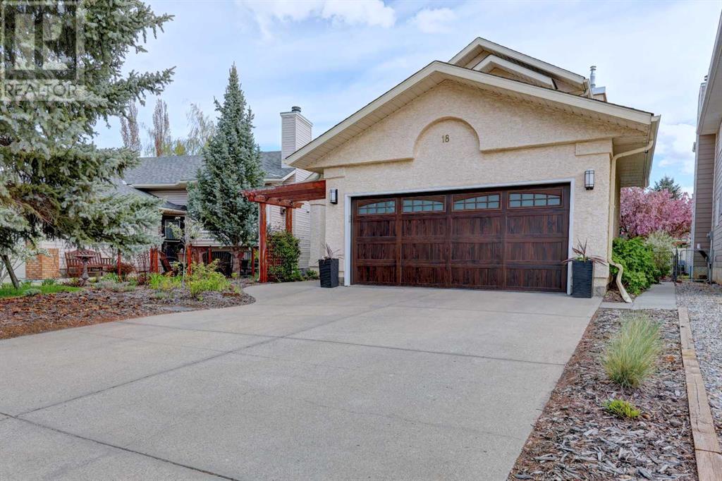 18 Sunlake Way SE