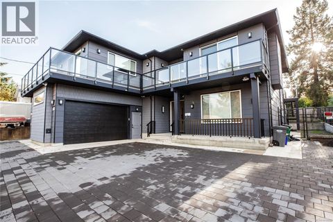 741 Snowdrop Ave Saanich BC V8Z2N3