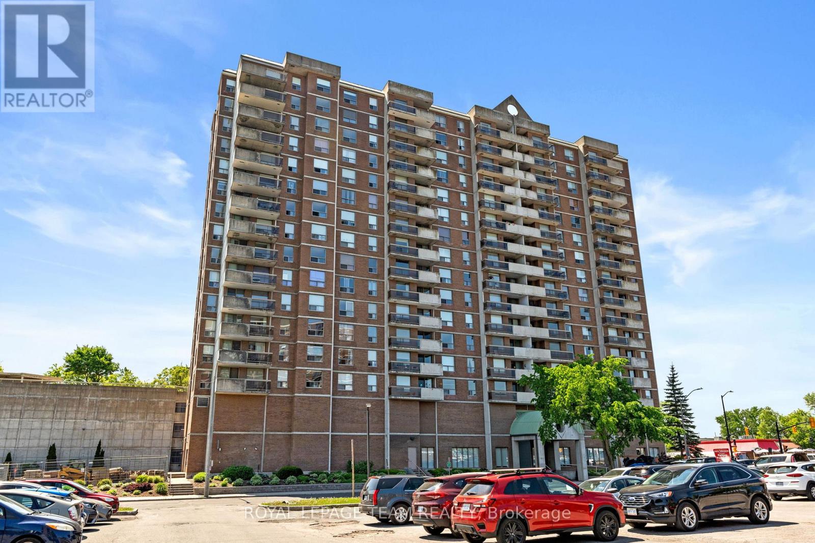 Photo 1 of 47 — 1003 - 200 LAFONTAINE AVENUE Unit 1003, Ottawa, ON K1L8K8