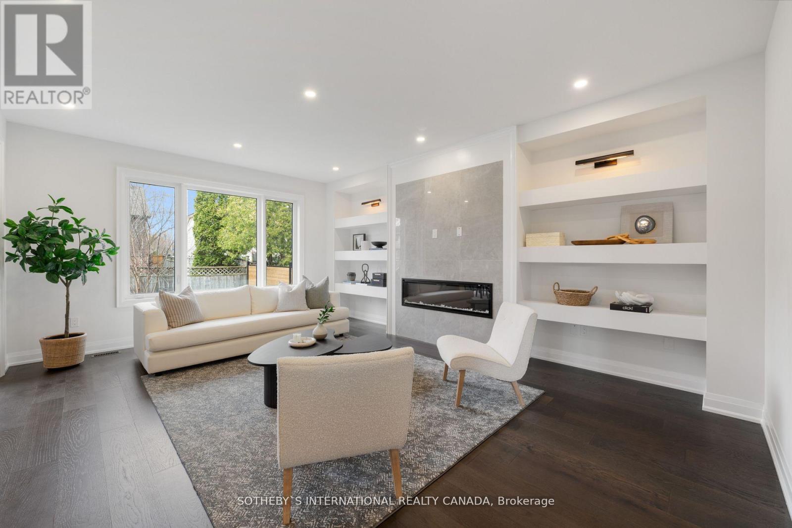 518 MARKAY COMMON