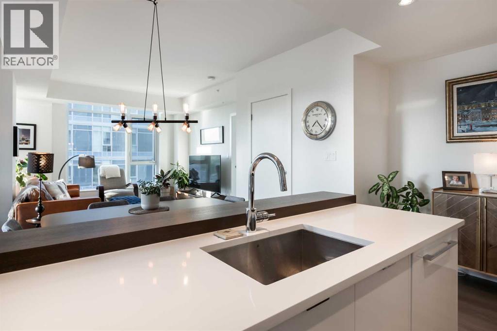 803, 108 Waterfront Court SW