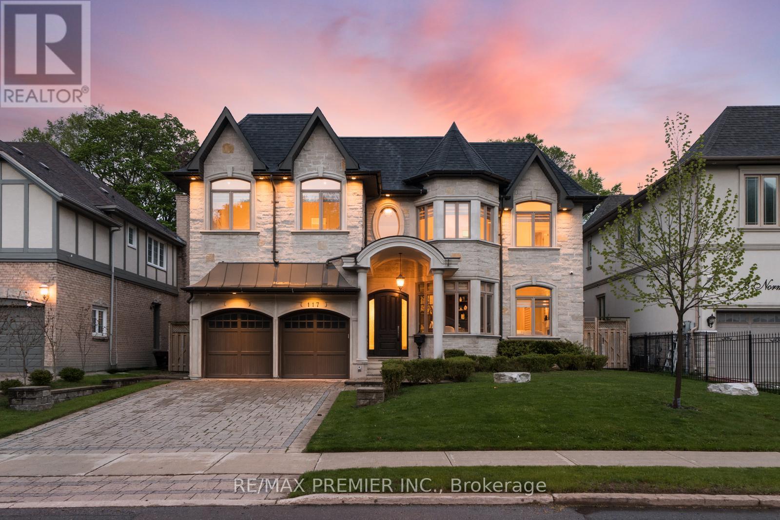 117 UPPER CANADA DRIVE