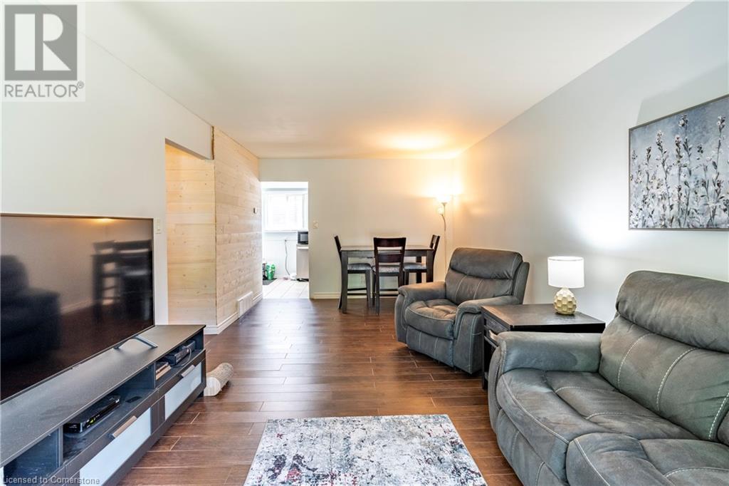 4 TAMARACK Court