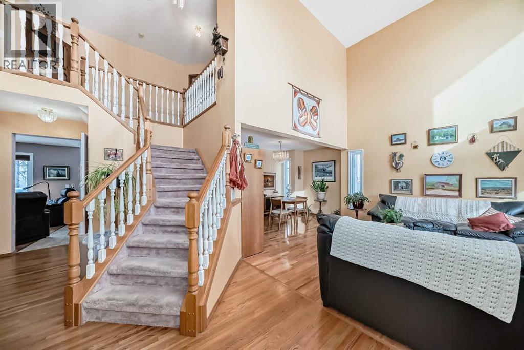 107 Hawkmount Heights NW