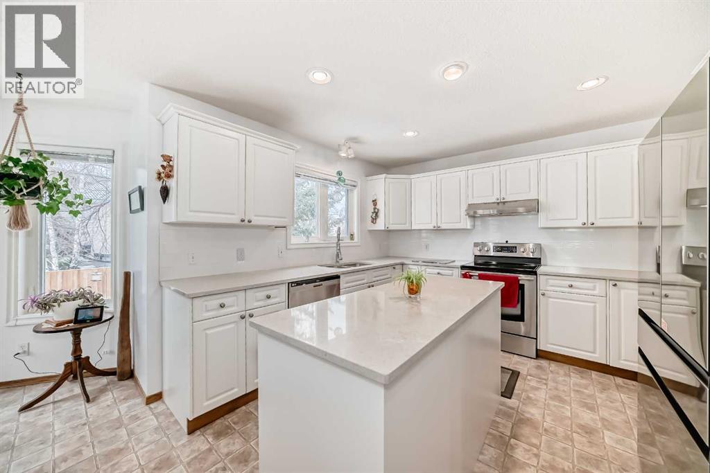 107 Hawkmount Heights NW