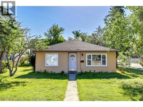 102 18 Street NW Calgary AB T2N2G3