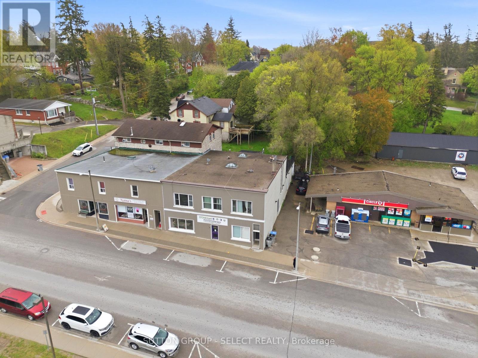 196-198 QUEEN STREET E