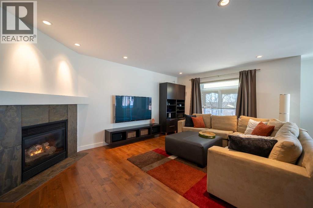 82 Chapalina Close SE