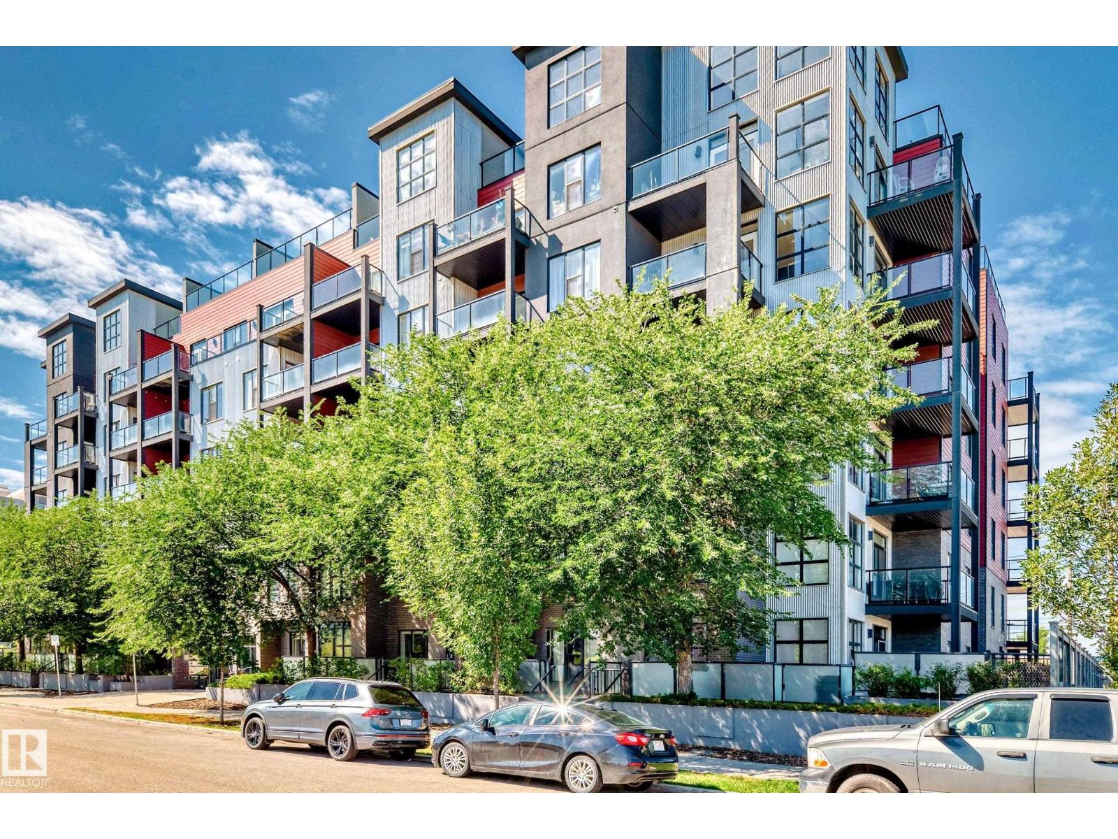 #504 10518 113 ST NW