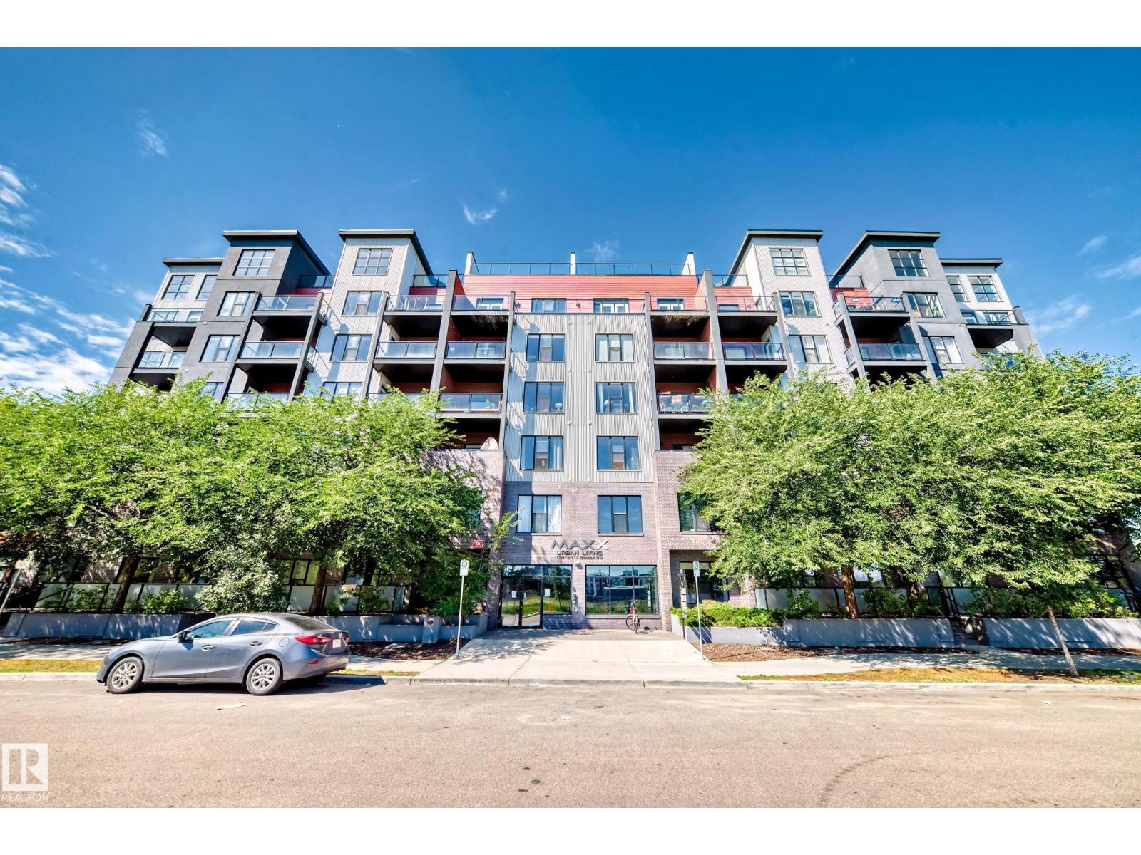 #504 10518 113 ST NW