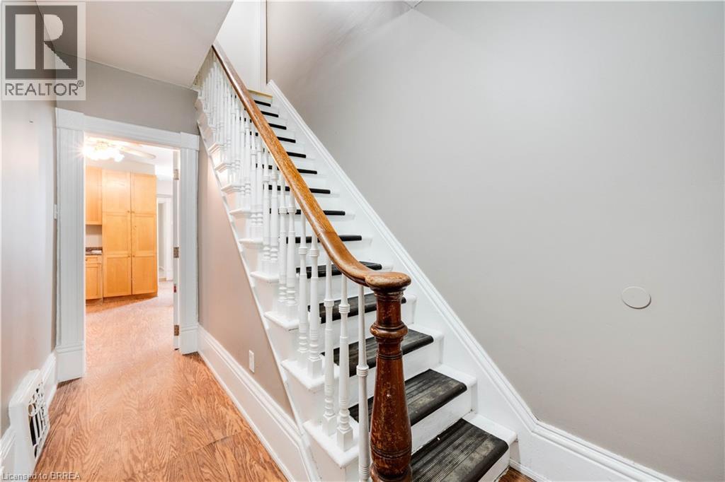 300 DALHOUSIE Street