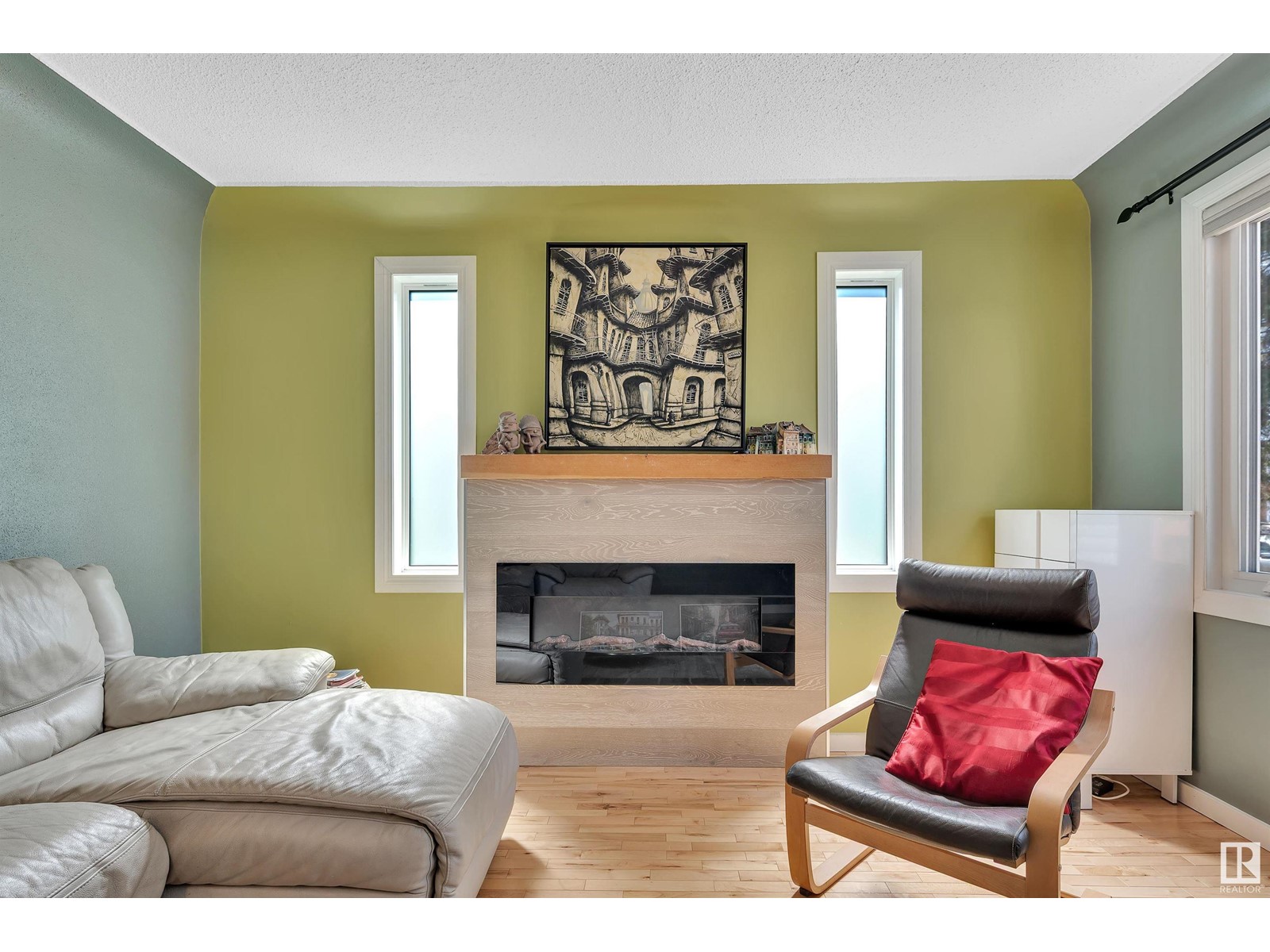 11519 102 ST NW