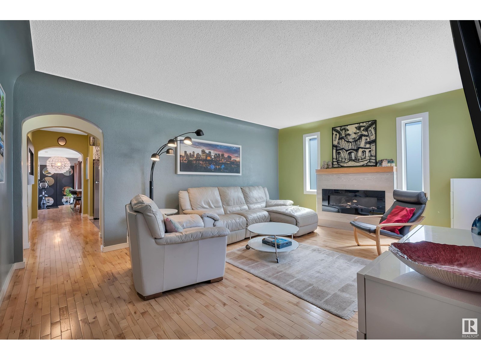 11519 102 ST NW