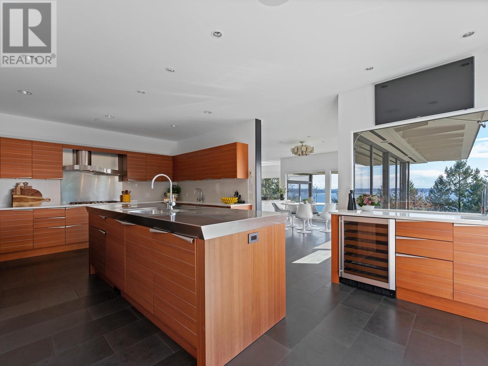 3460 ROCKVIEW PLACE