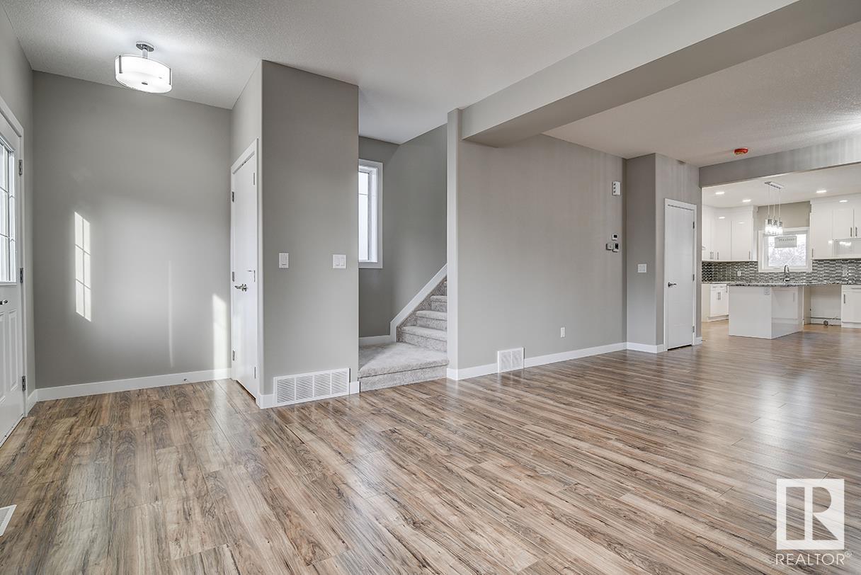 10359 149 ST NW