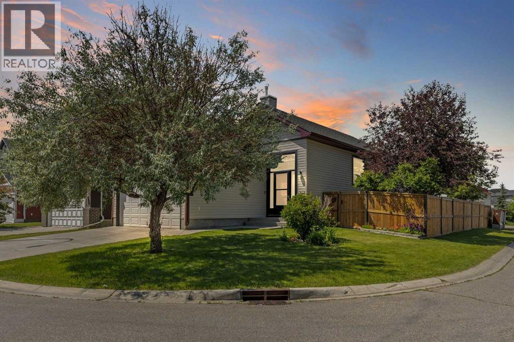 4 Martha's Meadow Place NE