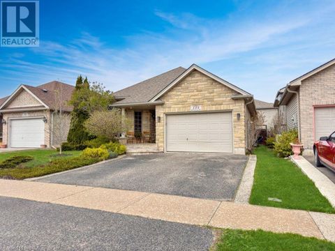 104 MCGUINESS Drive Brantford ON N3T6R7