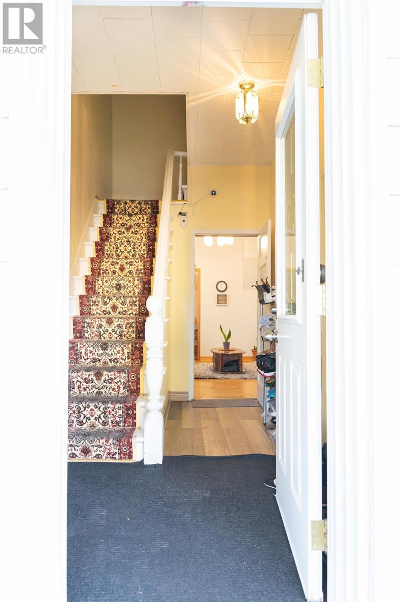111 Albert ST