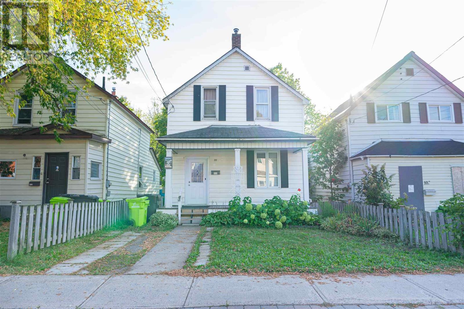 111 Albert ST
