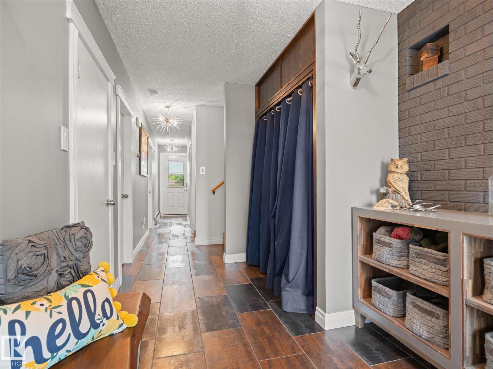8822 161 ST NW
