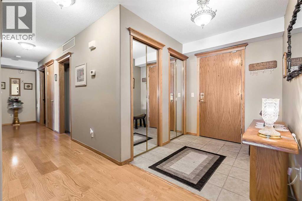 231, 728 Country Hills Road NW