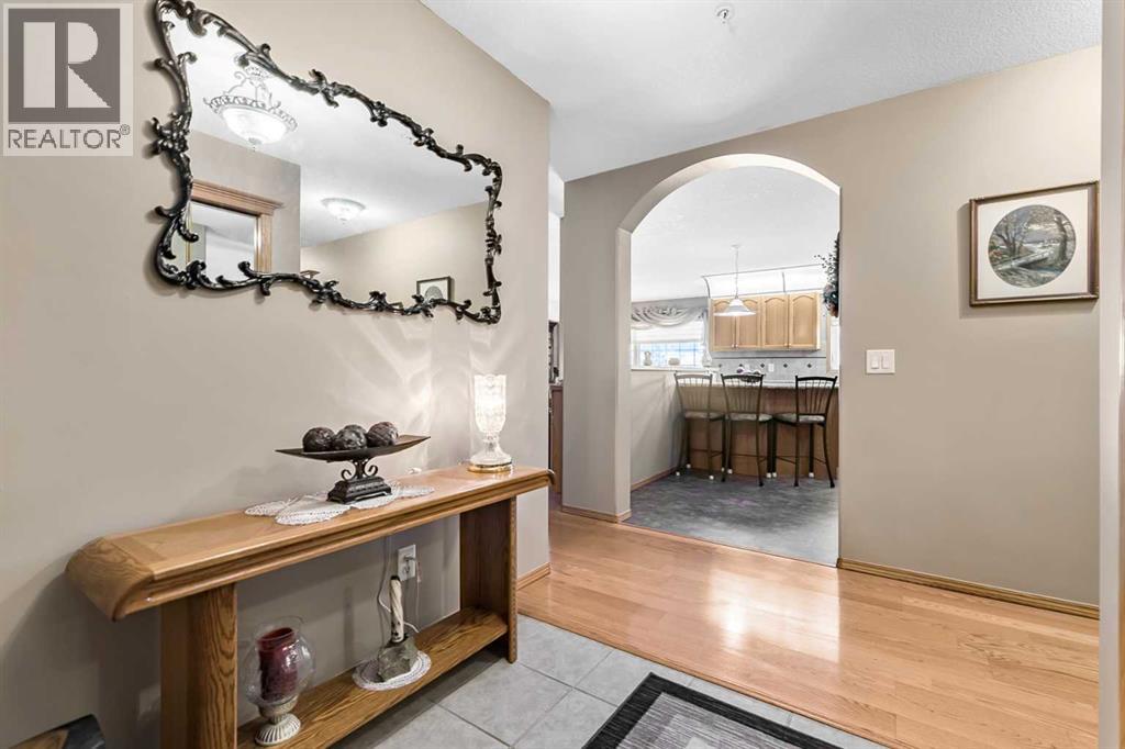 231, 728 Country Hills Road NW