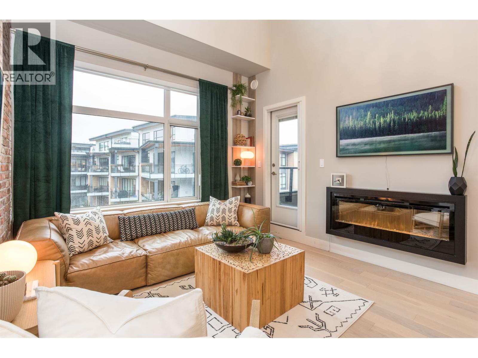 414 262 SALTER STREET