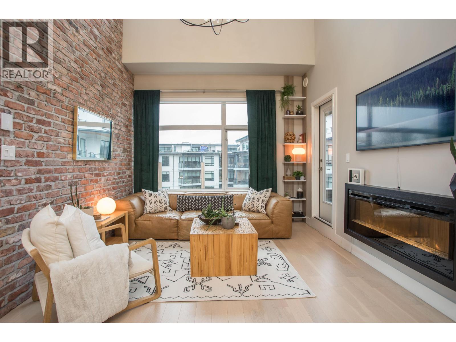 414 262 SALTER STREET