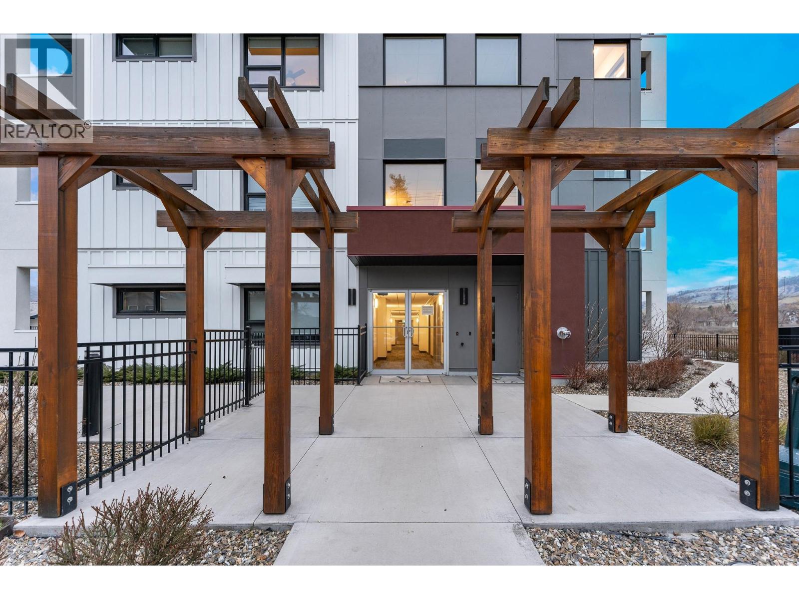 2555 Lakeshore Road Unit# 310