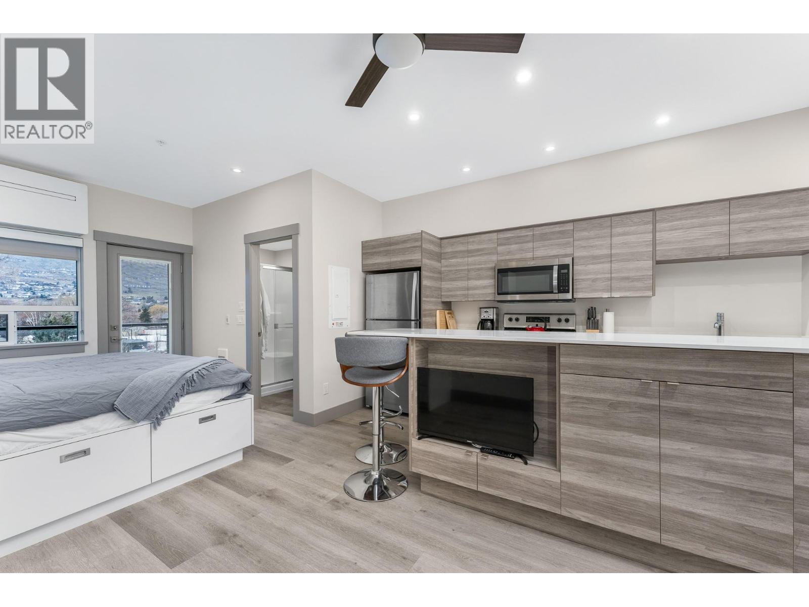 2555 Lakeshore Road Unit# 310