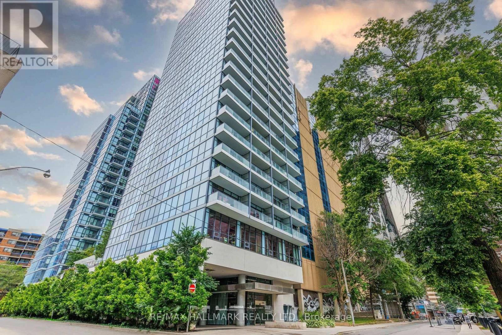 1210 - 210 SIMCOE STREET E