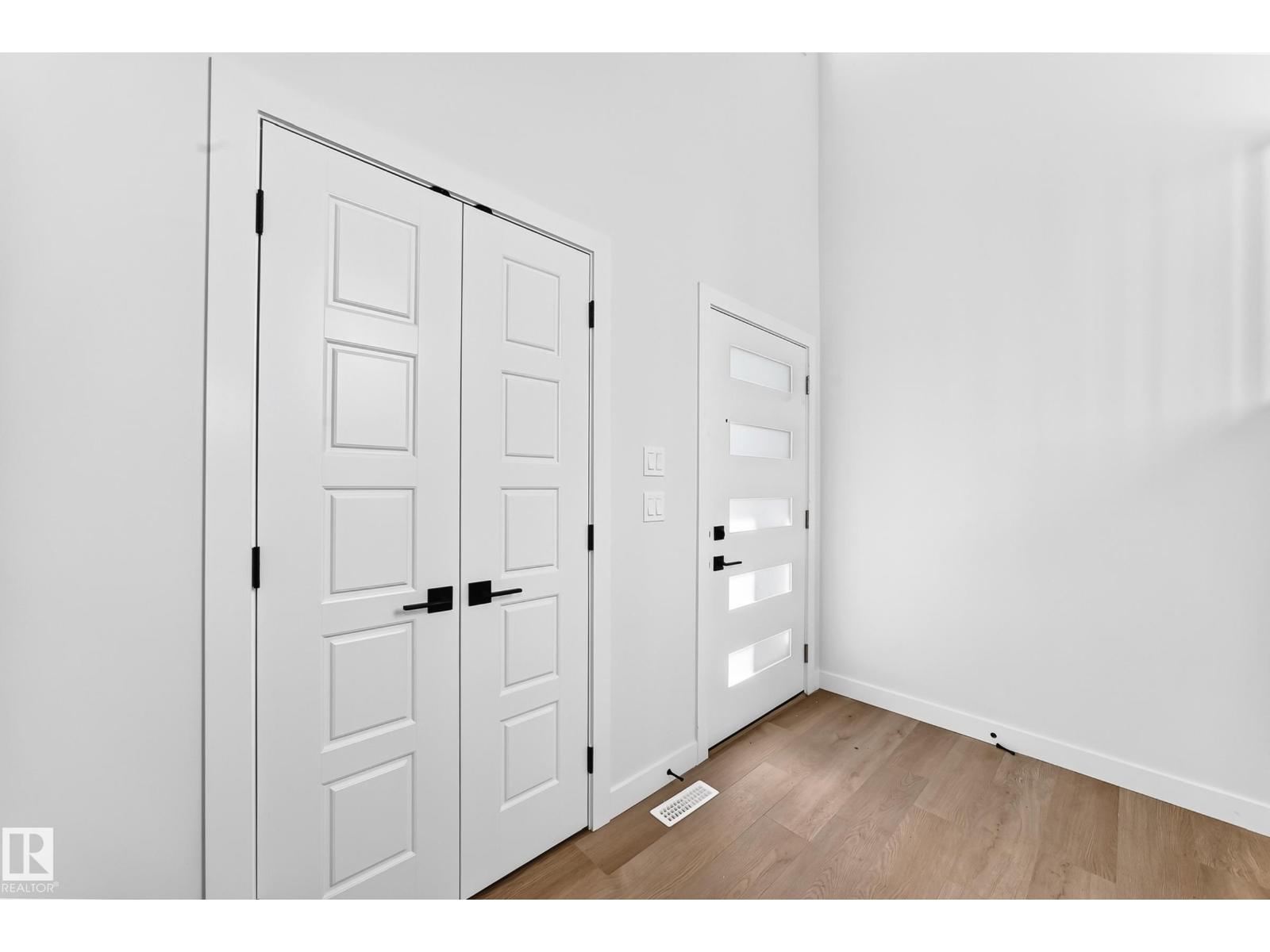 104 Waverly WY