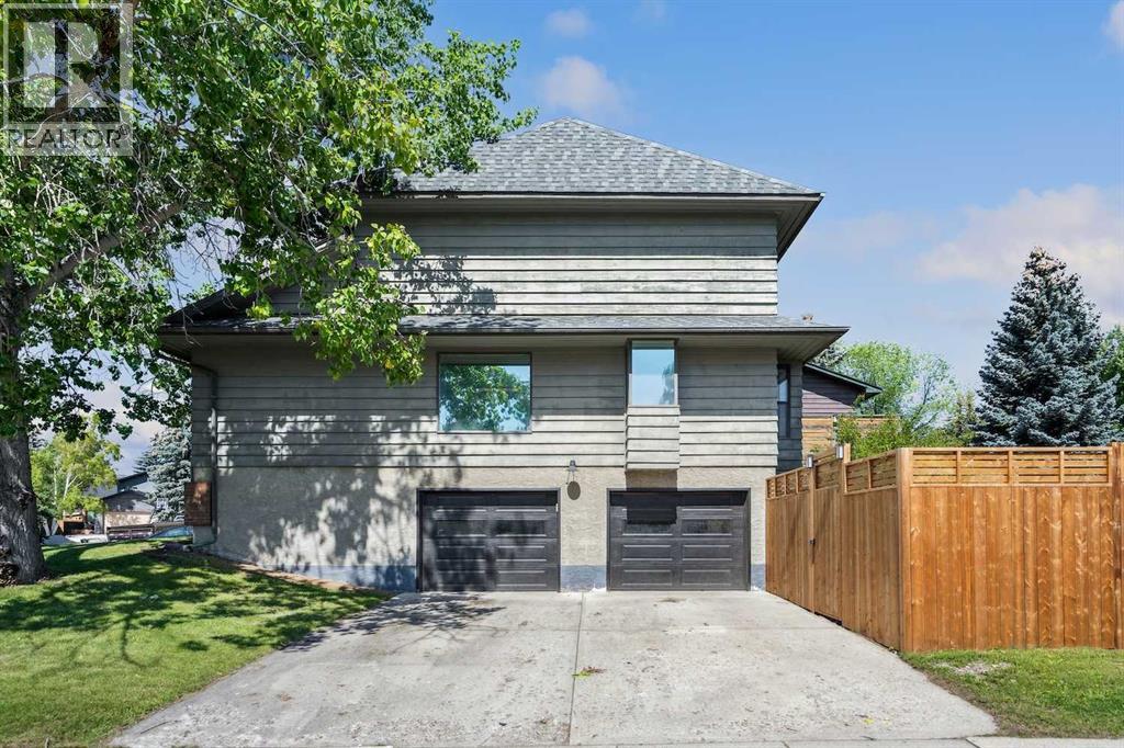 4 Coach Ridge Close SW