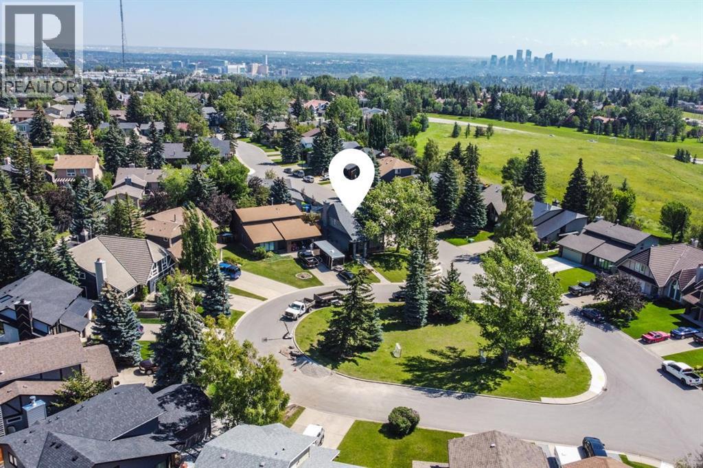 4 Coach Ridge Close SW