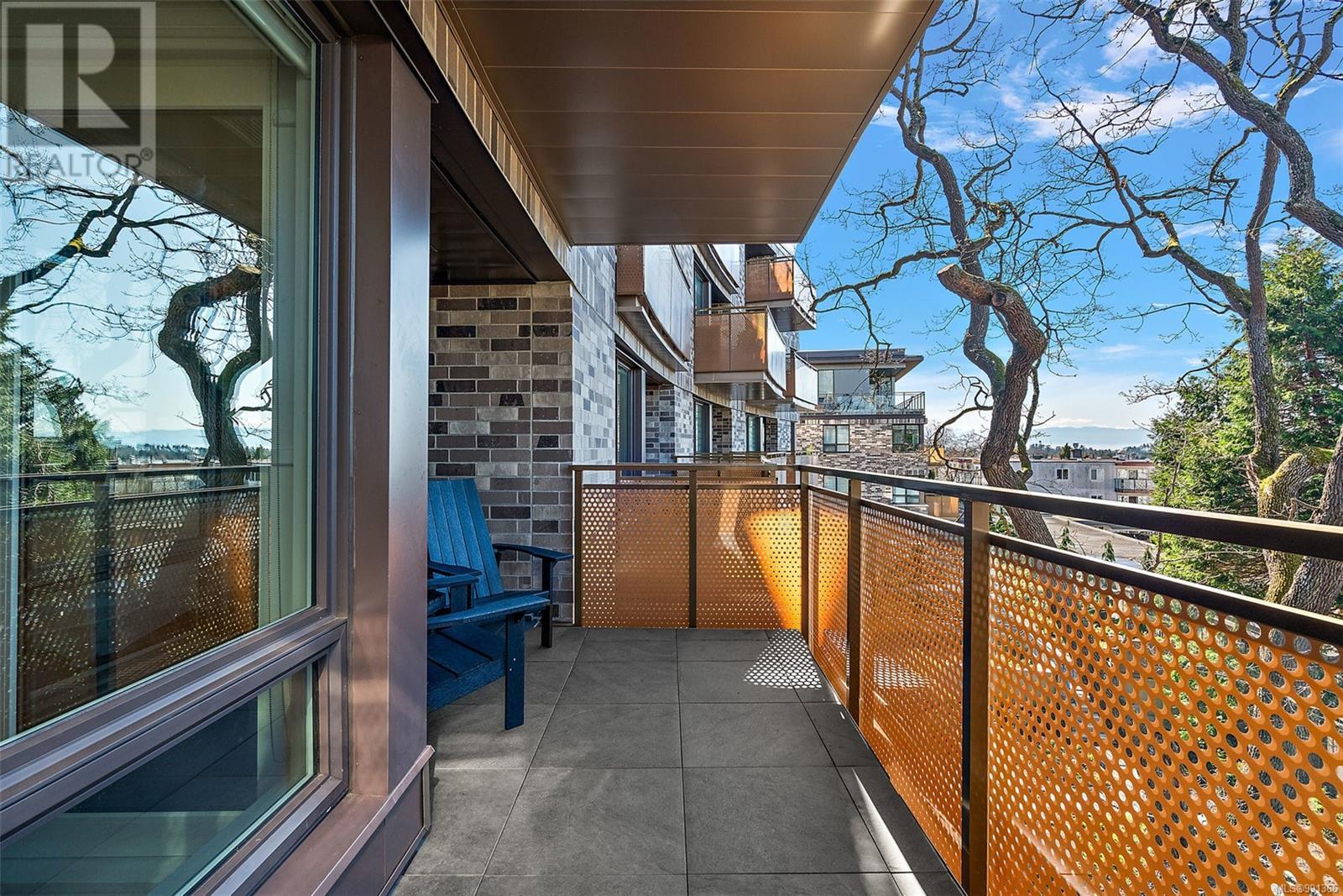 310 1201 Fort St