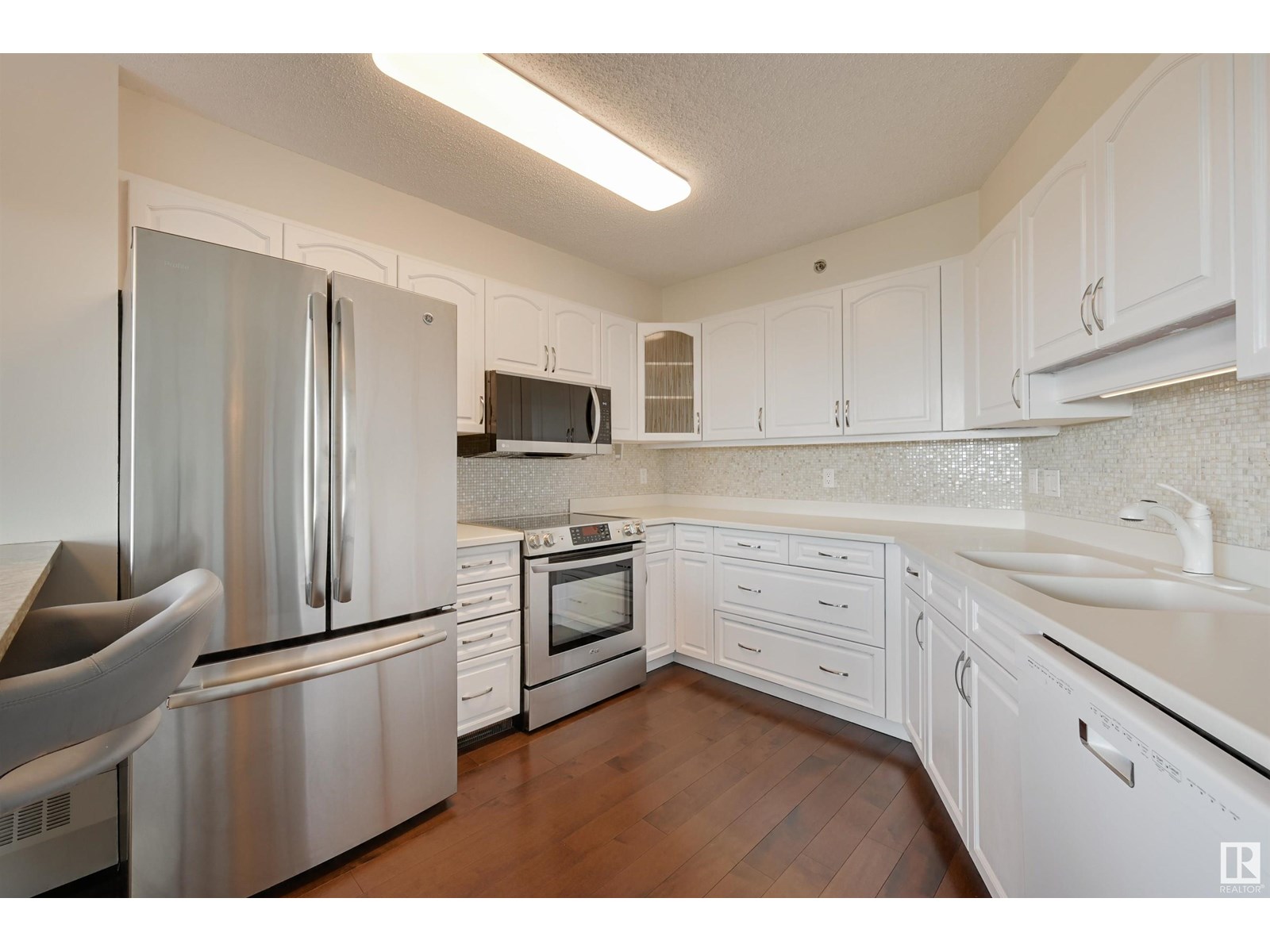 #1003 12319 JASPER AV NW