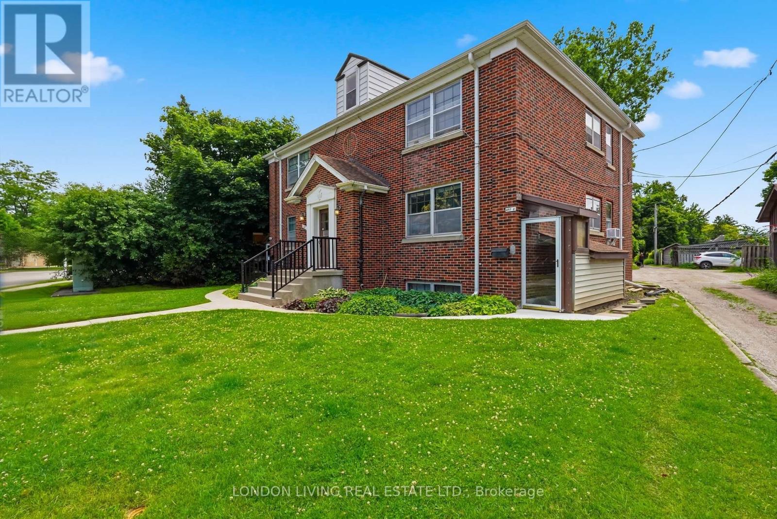 107 WINDSOR CRESCENT