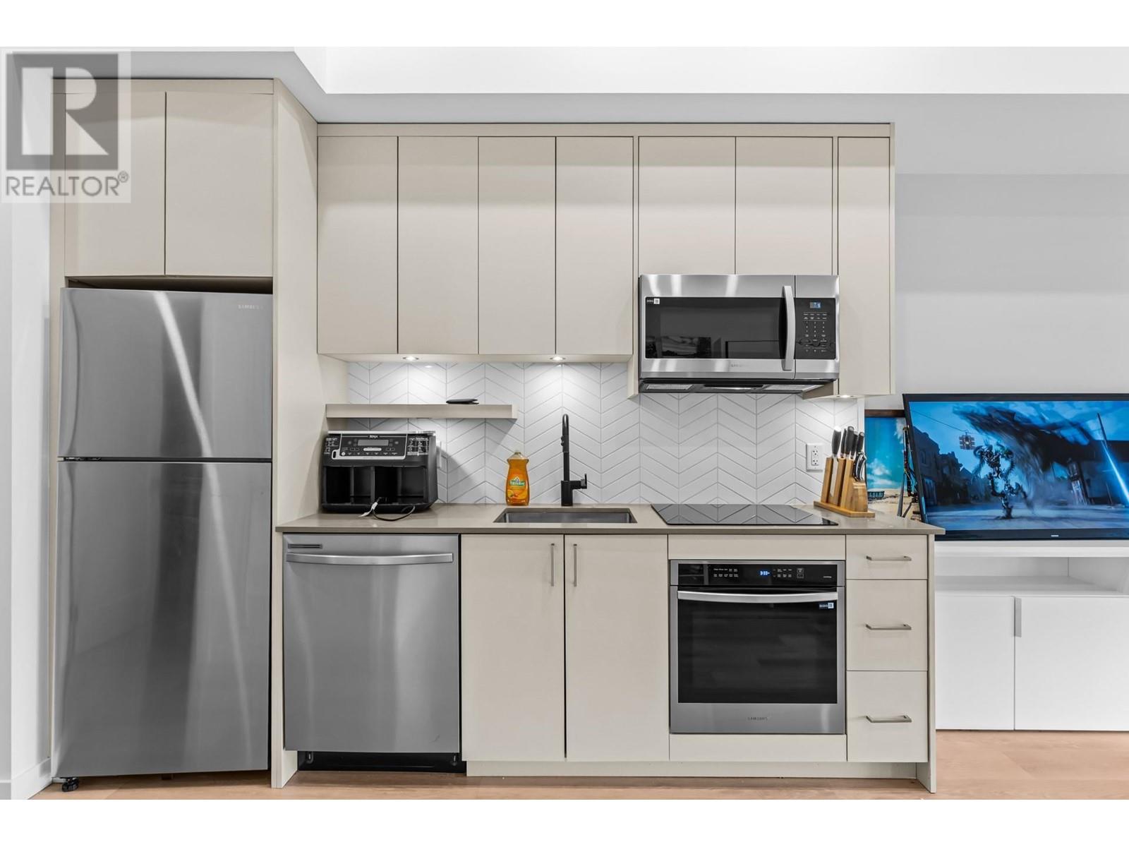 1301 Belaire Avenue Unit# 615