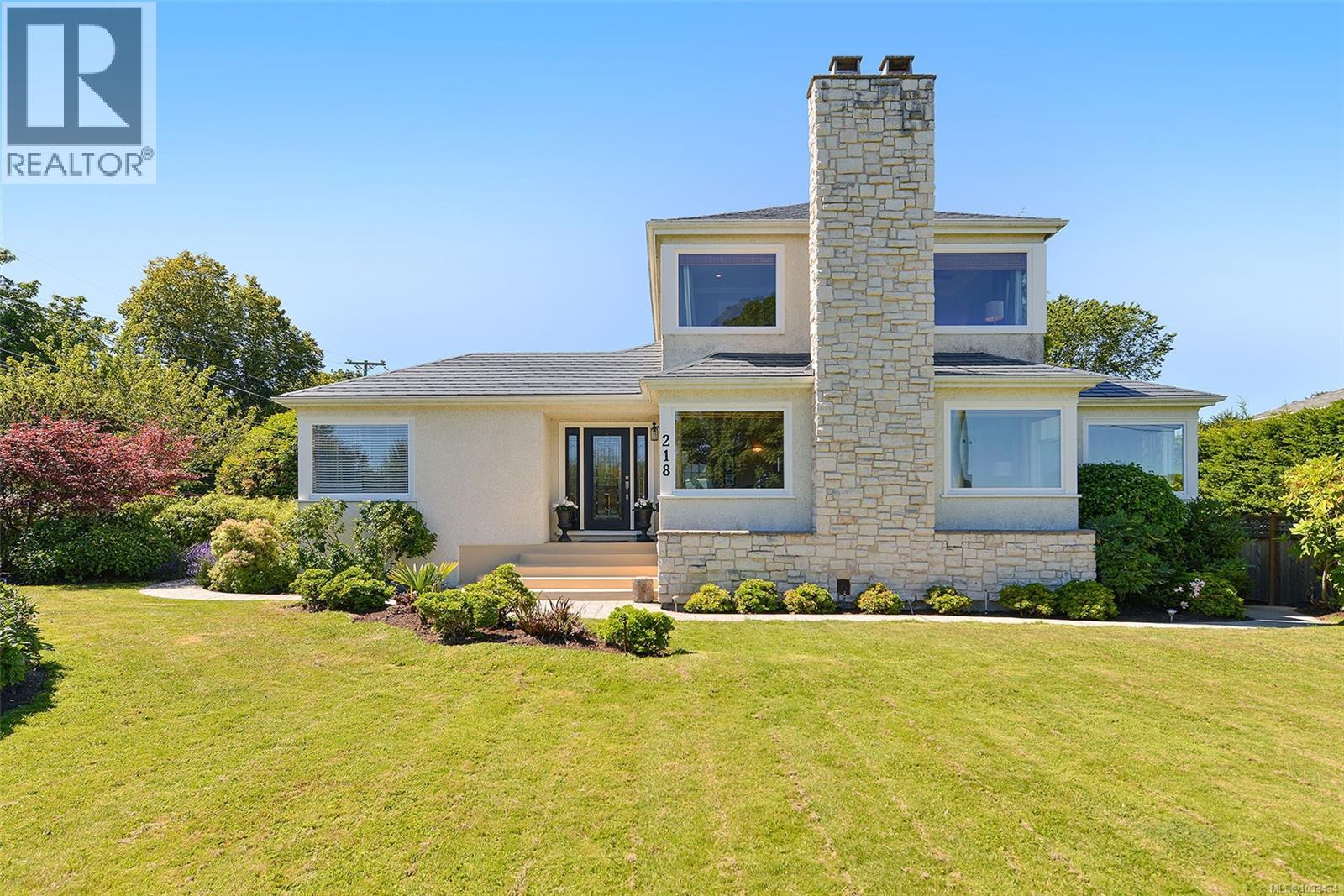 218 Beach Dr
