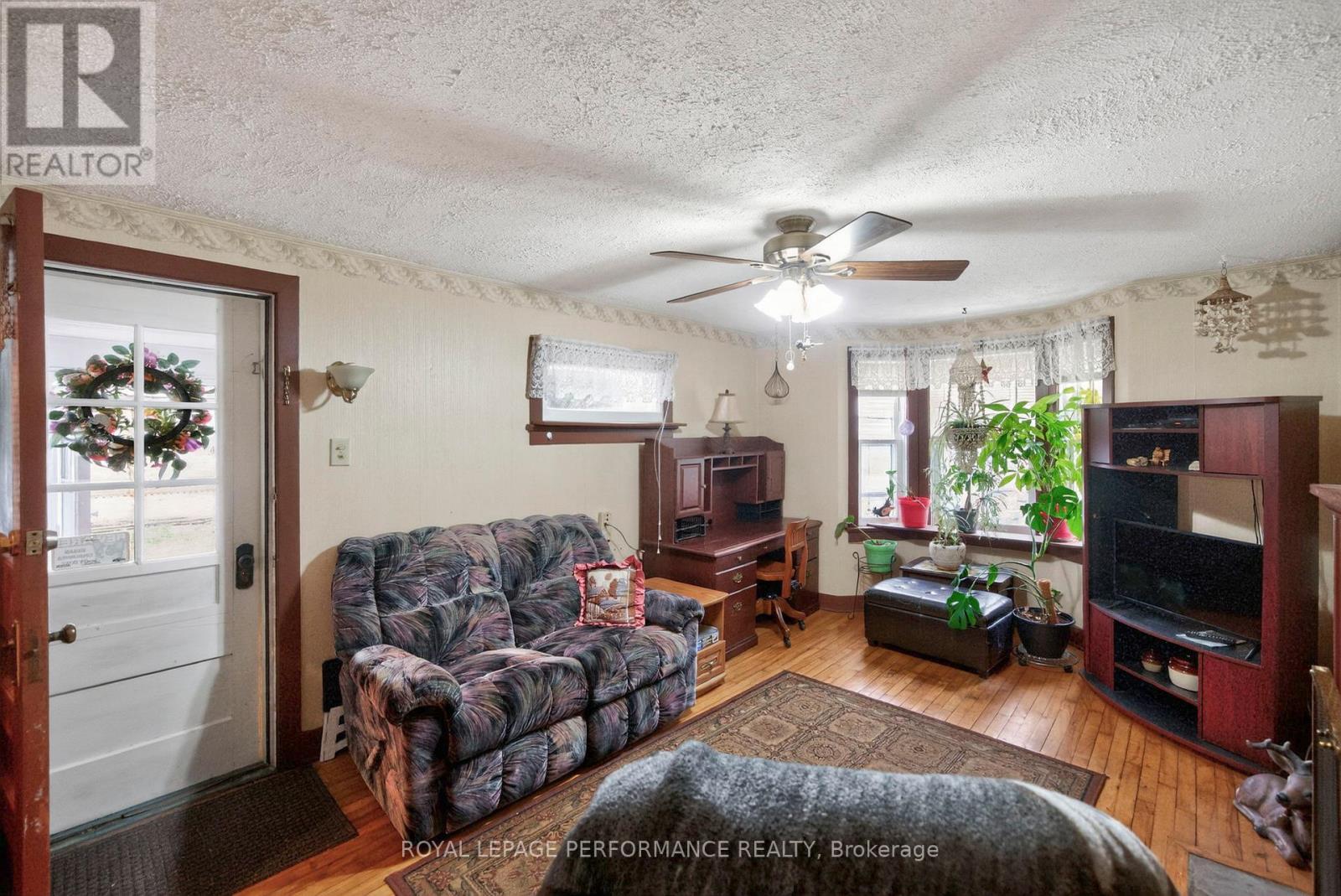 3242 AVONMORE MAIN STREET