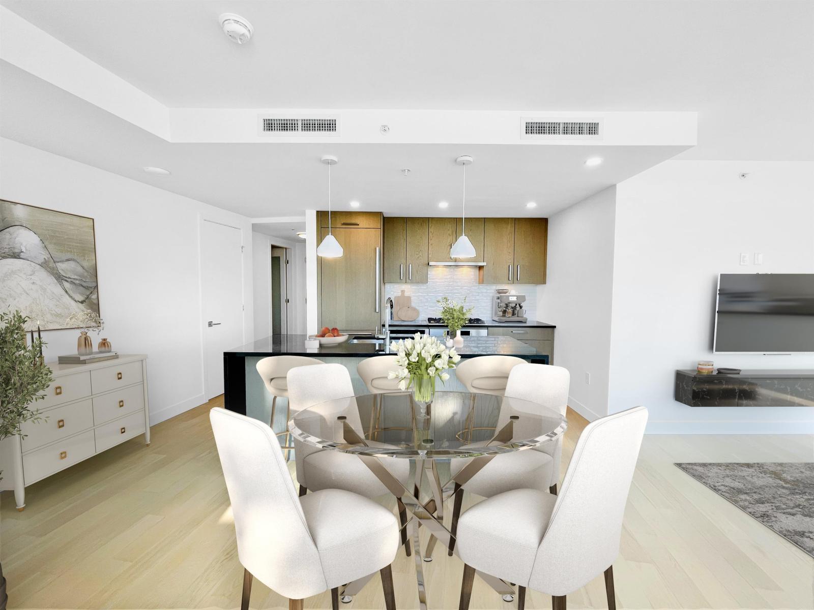 410 1588 JOHNSTON ROAD