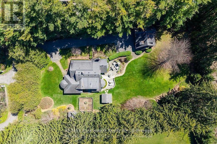 2055 LAKESHORE ROAD E