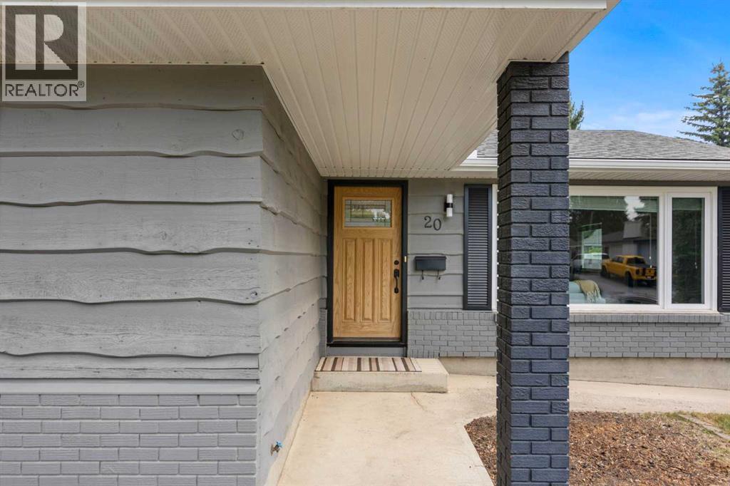 20 Mapleburn Drive SE